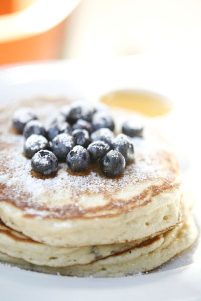 400px-neil_s_blueberry_pancakes_medium