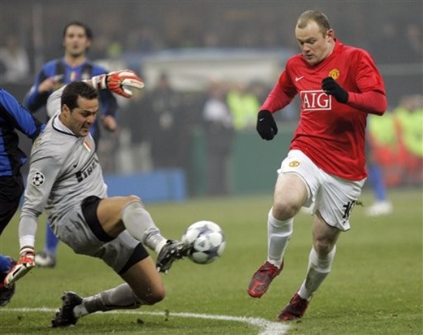 Julio Cesar shuts down Rooney